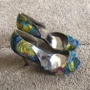 Multi color open toe pumps